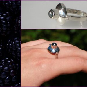 EZÜSTGYŰRŰ FEKETEGYÖNGGYEL